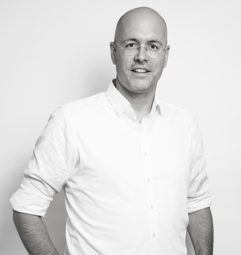 <p>Bernhard Pompeÿ, 2018, <br />Picture by Bon Parinya Wongwannawat / www.le-bon.ch</p>