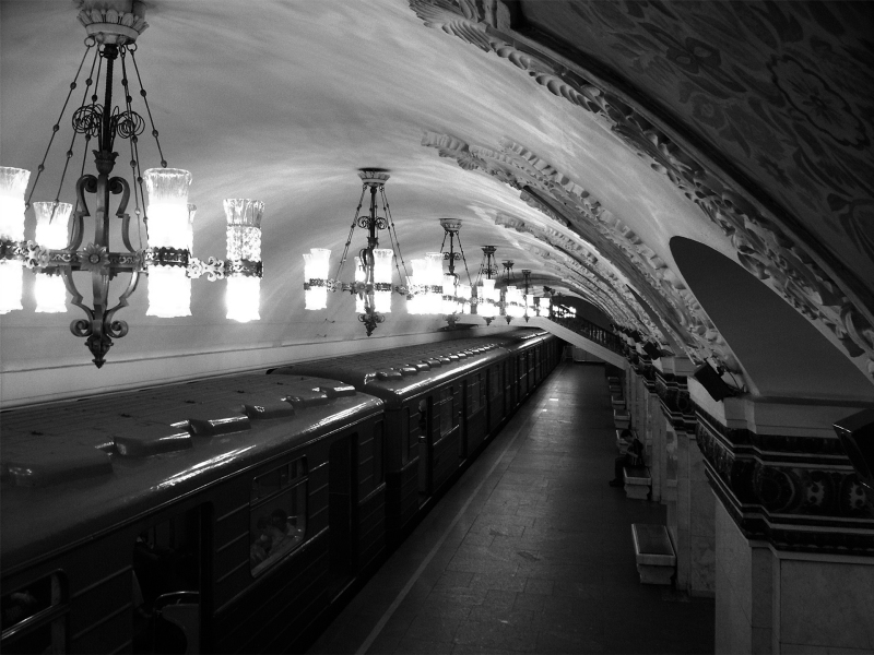 <p>Moscow metro in 2005, Moscow, Russia.</p>