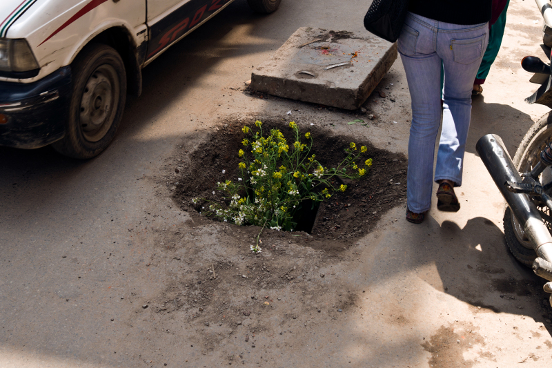 <p>Savety first in Kathmandu, Nepal.</p>