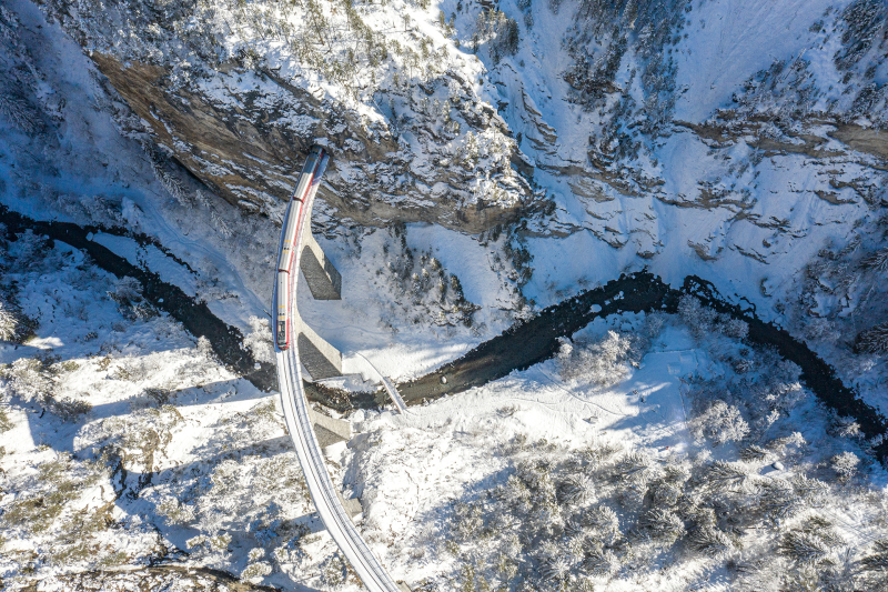 <p>One of the big landmarks in Switzerland - the Landwasser Viaduct. <br />Graubünden, Switzerland.</p>