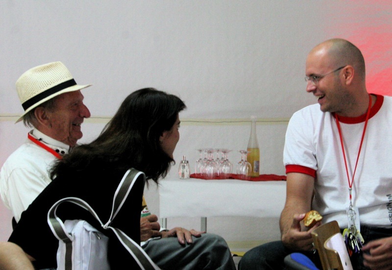 <p>Prof. Kurt Weidemann was my mentor and advisor.<br />Unfortunately, he died in 2011. He was such a character and a lot of the things he had told me then, I still remember today. The picture was taken at the 2nd. Design Forum Freiburg, which I co-founded and co-organized together with Swetlana Wolpert.<br />Photo: Matthias Wolpert.</p>